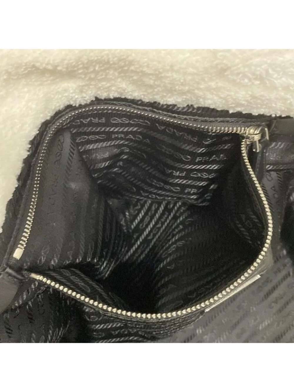 Prada Tote Terry White Black - Picture 14 of 15
